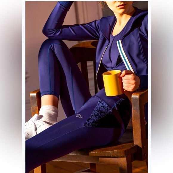 enavant Pants - NWT Unique Italian compression leggings, Enavant. Medium, retails $120